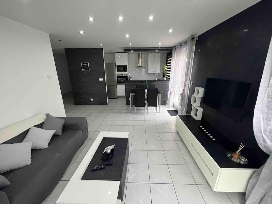 לון Tres Bel Appartement Entre Paris Et Disneyland מראה חיצוני תמונה
