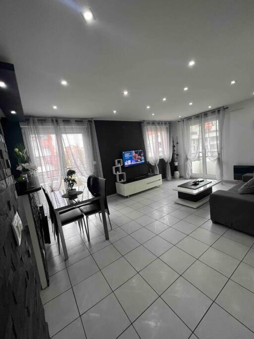 לון Tres Bel Appartement Entre Paris Et Disneyland מראה חיצוני תמונה